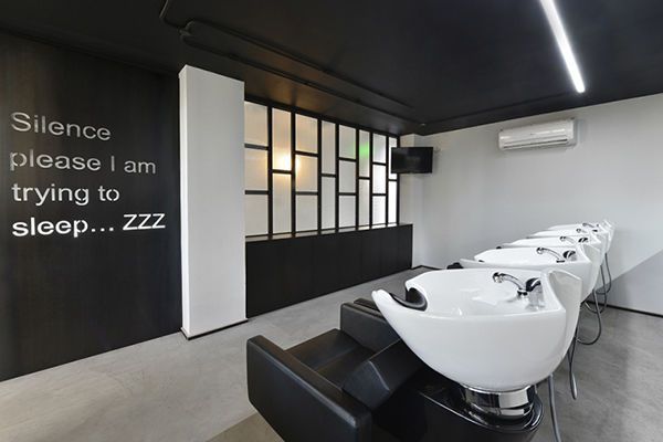 卓創(chuàng)裝飾-在合肥美發(fā)店裝修設(shè)計(jì)成這樣一定受歡迎！