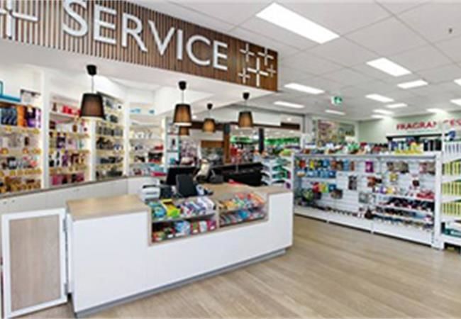 注重合肥藥店店面裝修設(shè)計，卓創(chuàng)裝飾教你藥店陳列方法