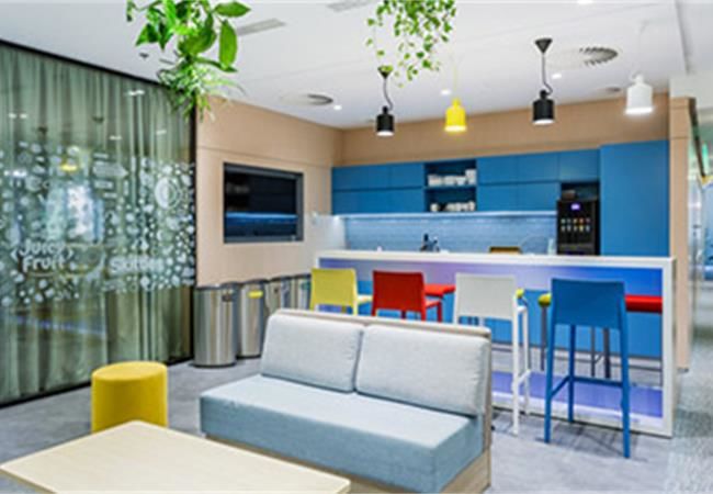 這才是理想的科技公司辦公室裝修設(shè)計(jì)，符合互聯(lián)網(wǎng)理念更新迭代