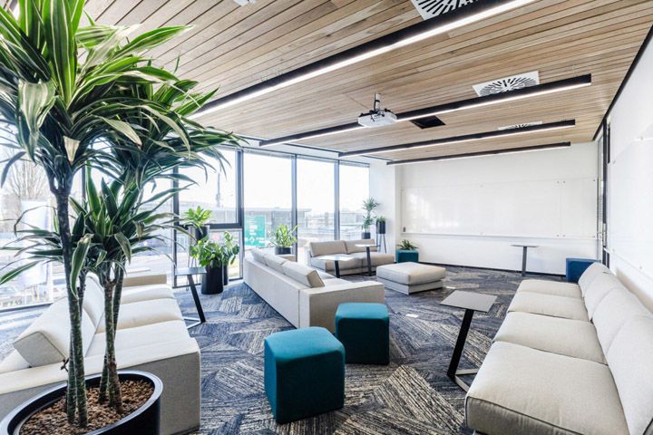 合肥科技公司怎么裝修才能讓辦公室看上去更大？