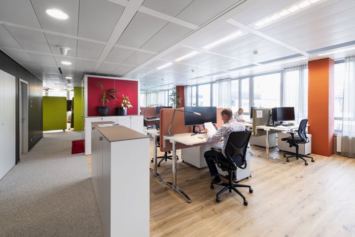 高科技公司現(xiàn)代創(chuàng)新辦公室設(shè)計(jì)裝修效果 