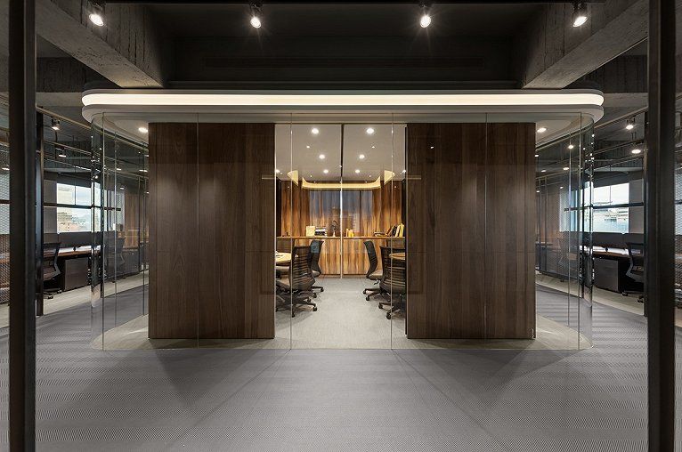 2000平米loft辦公室裝修案例設(shè)計效果圖