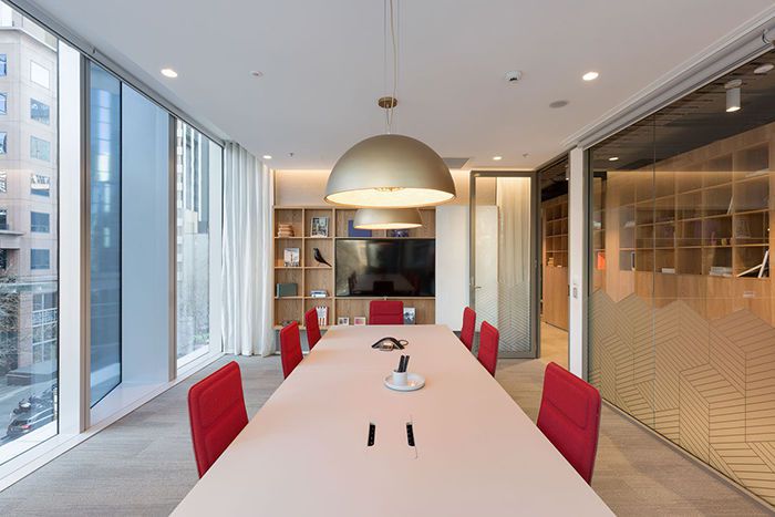 現(xiàn)代辦公室裝修風(fēng)格分類？現(xiàn)代辦公室裝修特點(diǎn)