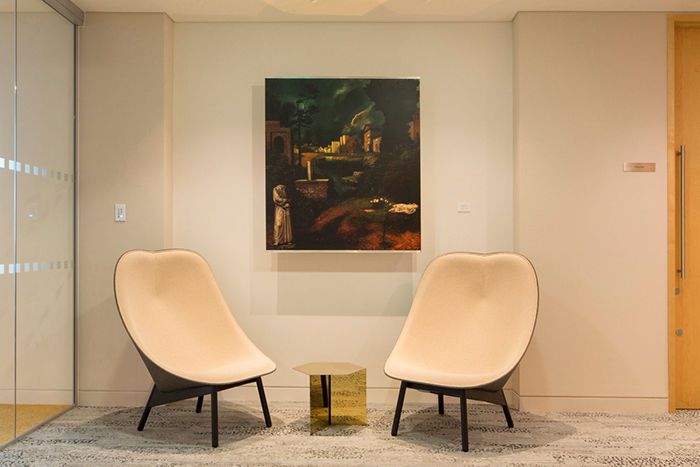 合肥保險(xiǎn)公司辦公室裝修設(shè)計(jì)怎么搭配軟裝飾好看