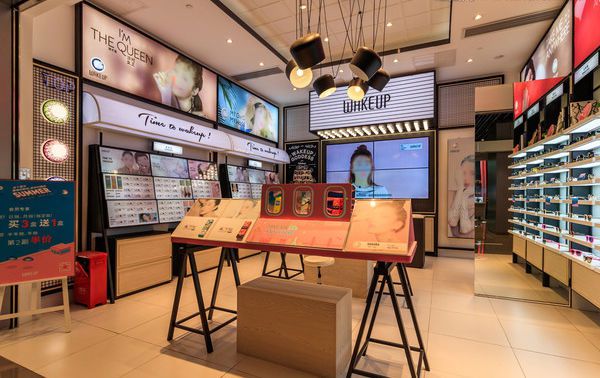 眼鏡店如何裝修?眼鏡店裝修效果圖一般要是怎么收費呢?