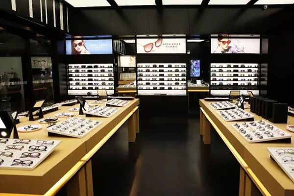 如何確定眼鏡店裝修風(fēng)格?眼鏡店設(shè)計常見風(fēng)格有哪些?