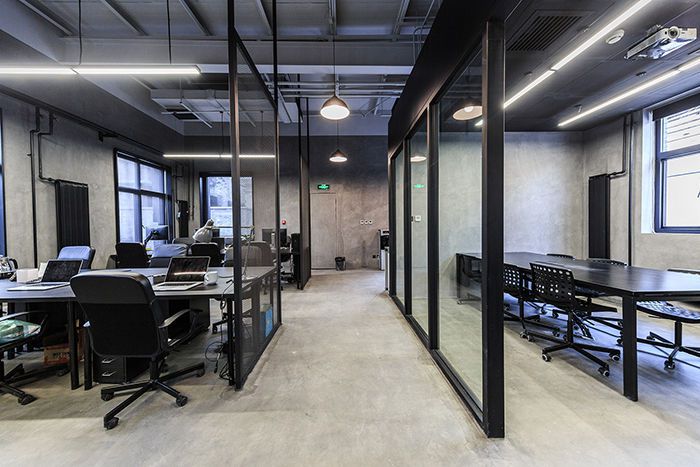 舊廠房改裝工業(yè)風辦公室-合肥寫字樓辦公室裝修公司