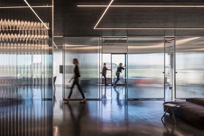 廠房辦公室裝修隔斷有哪些種類?