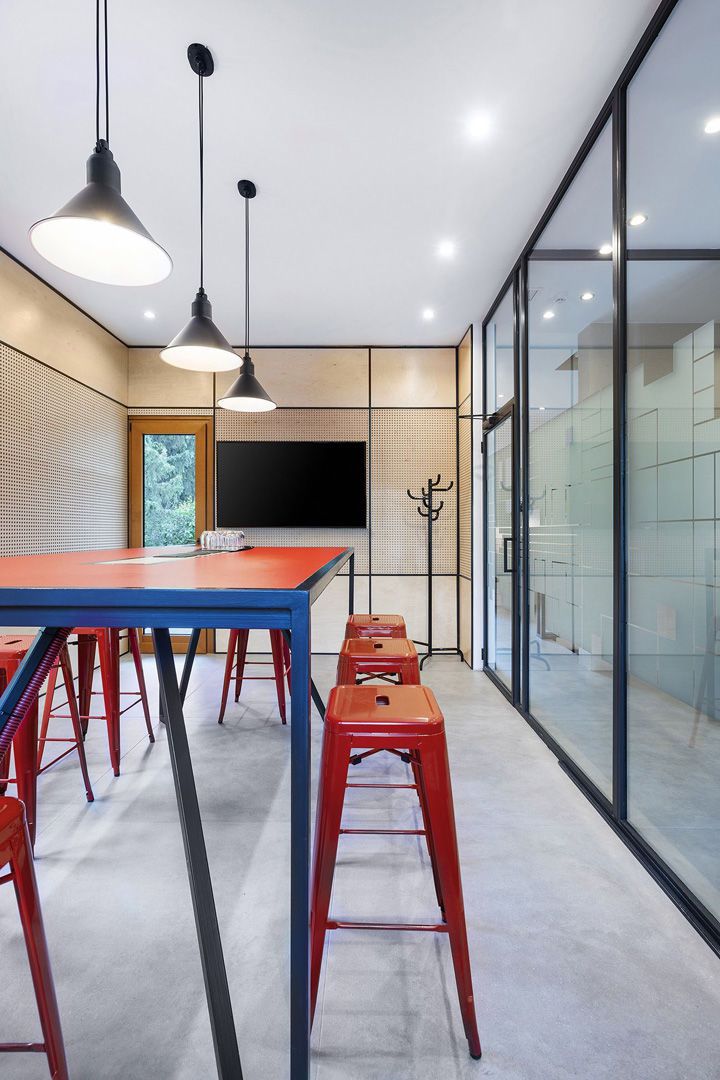 400平復(fù)式辦公樓裝修中會(huì)議室怎么設(shè)計(jì)好看